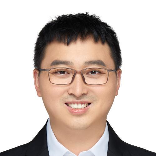 Yulong Huang headshot