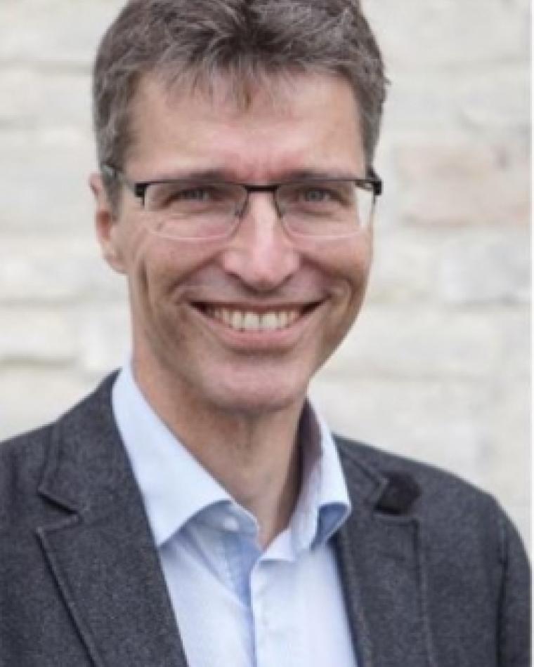 Fredrik Gustafsson Fredrik Gustafsson