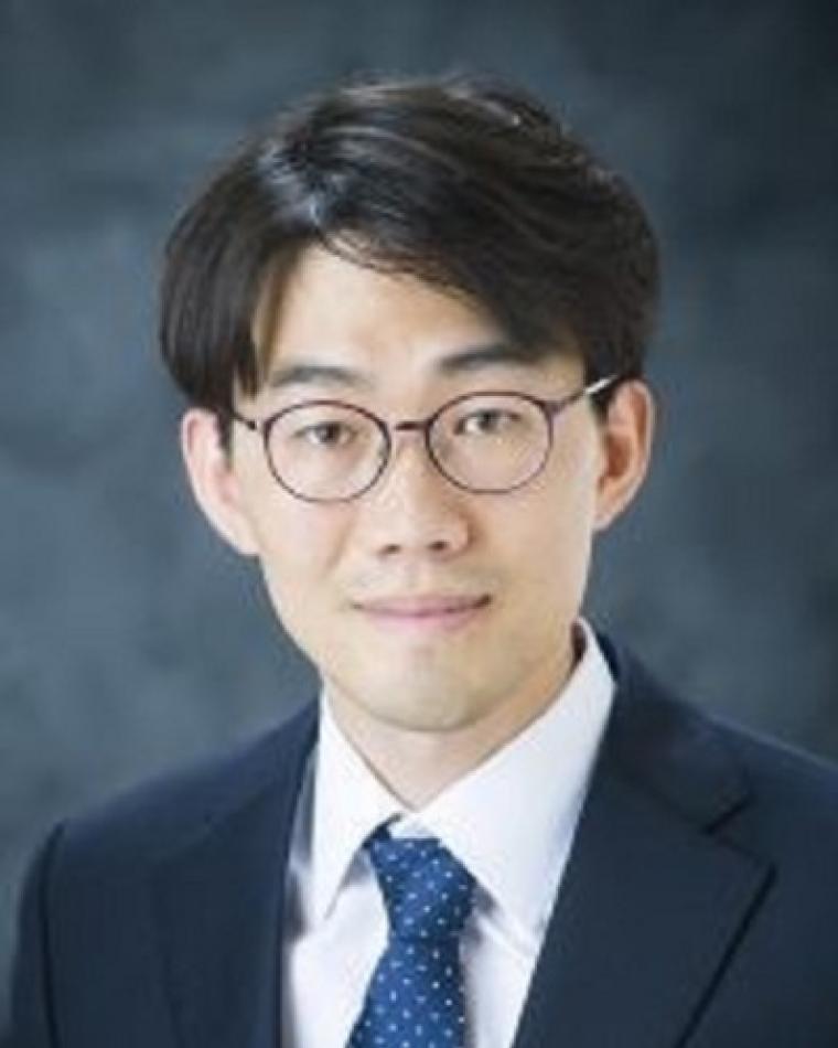 Donghoon Kim headshot